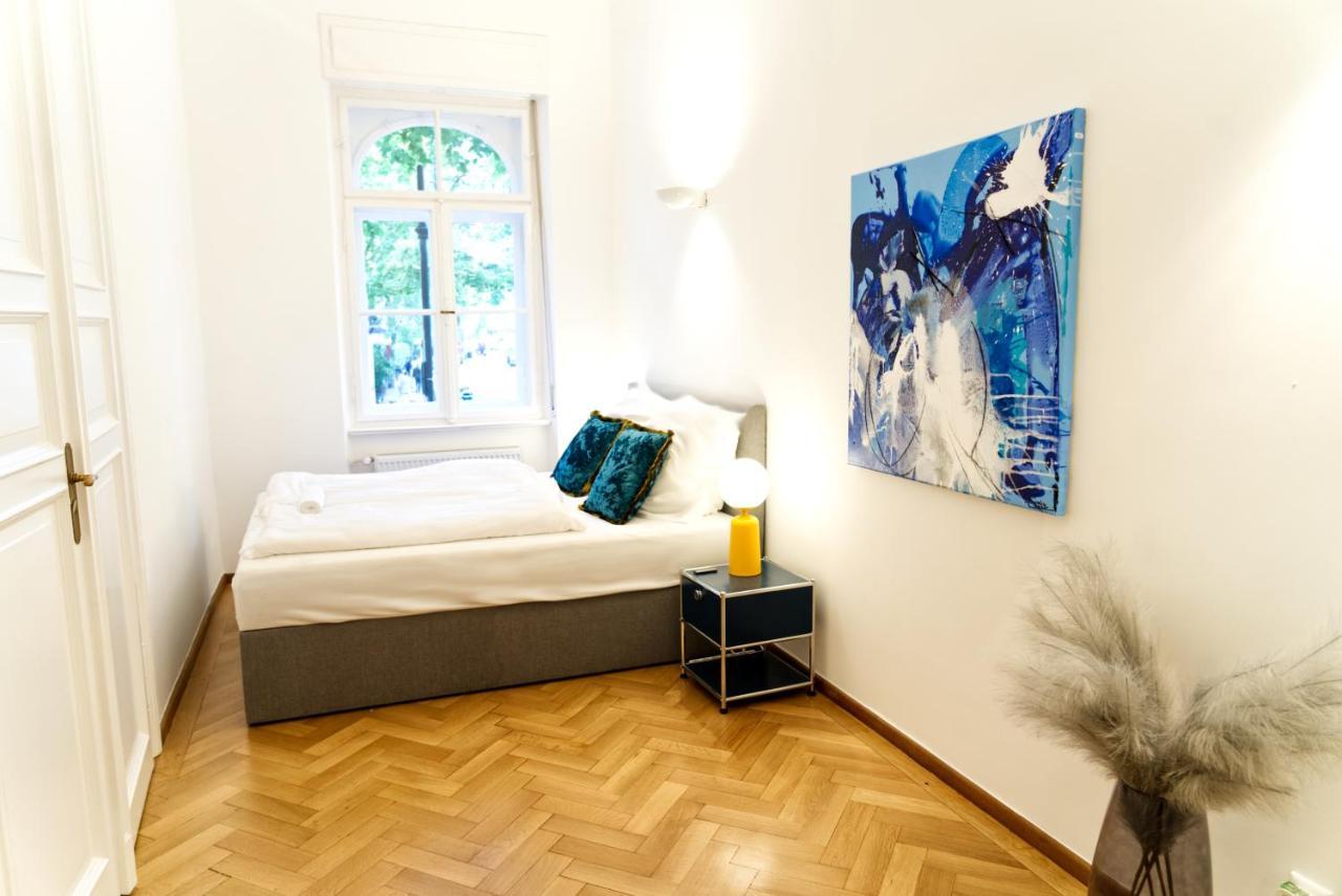 The Gallery Apartment *